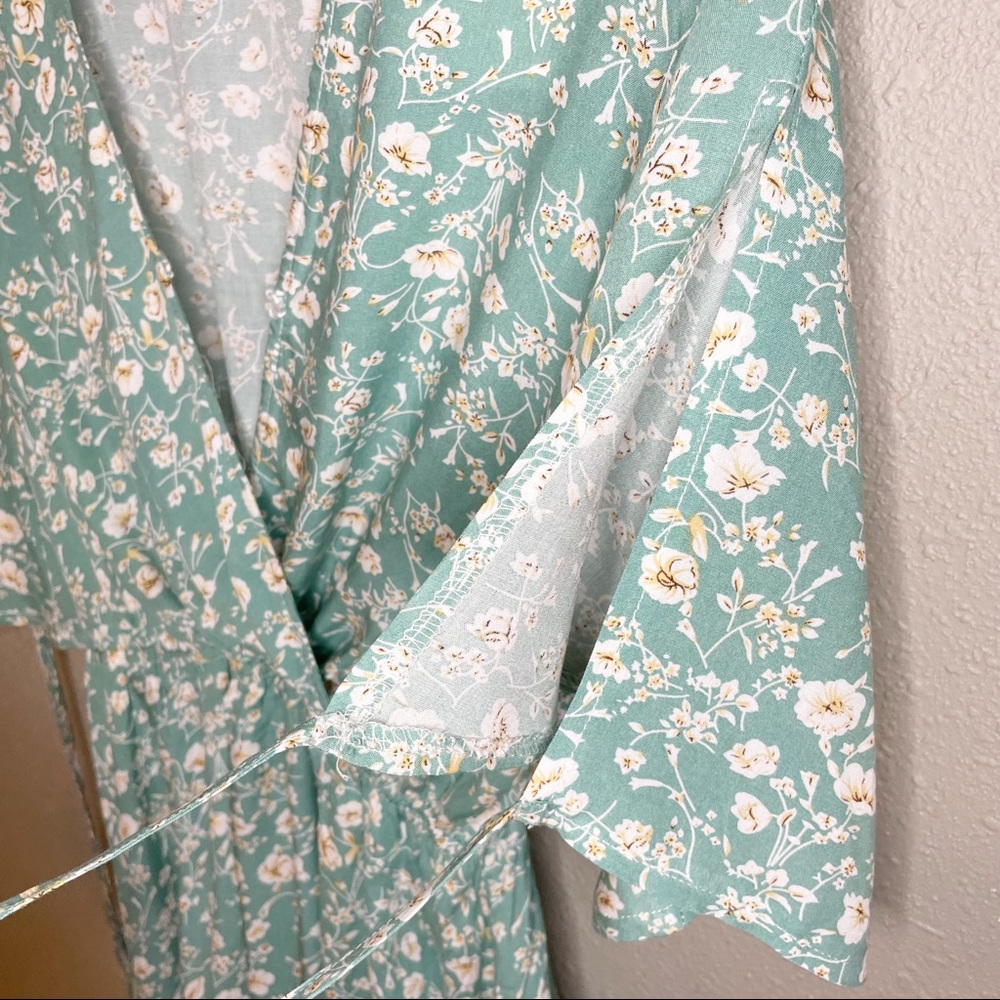 Floral V-neck Dress - Picture 8 of 12